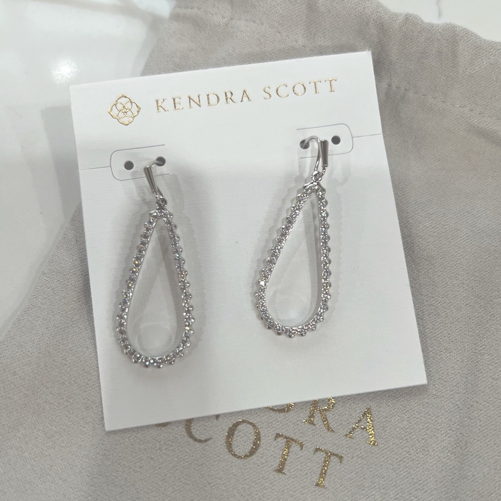 Kendra Scott silver dangle earrings 🤍 NWT